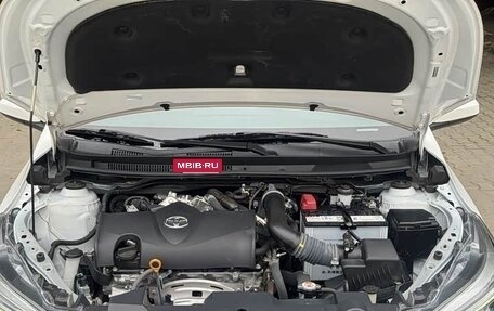Toyota Yaris XP150 рестайлинг, 2022 год, 1 370 000 рублей, 20 фотография