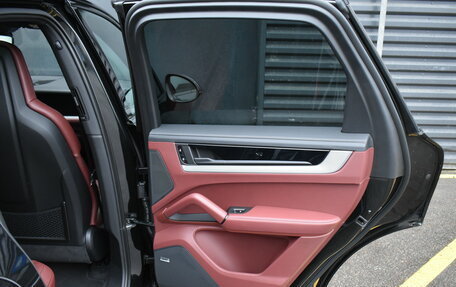 Porsche Cayenne III, 2025 год, 21 999 000 рублей, 20 фотография