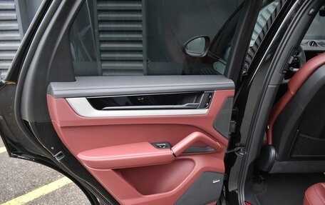 Porsche Cayenne III, 2025 год, 21 999 000 рублей, 36 фотография