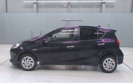 Toyota Aqua I, 2018 год, 1 200 000 рублей, 16 фотография