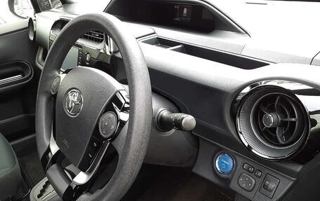 Toyota Aqua I, 2018 год, 1 200 000 рублей, 13 фотография