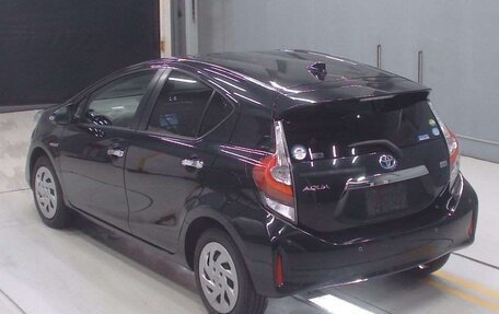 Toyota Aqua I, 2018 год, 1 200 000 рублей, 14 фотография