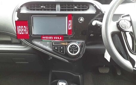 Toyota Aqua I, 2018 год, 1 200 000 рублей, 11 фотография