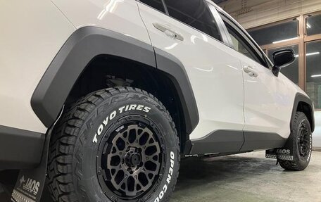 Toyota RAV4, 2025 год, 4 700 000 рублей, 8 фотография