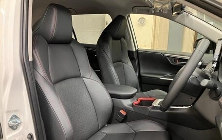 Toyota RAV4, 2025 год, 4 700 000 рублей, 13 фотография