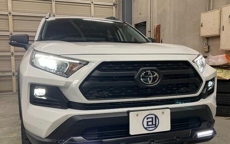 Toyota RAV4, 2025 год, 4 700 000 рублей, 5 фотография