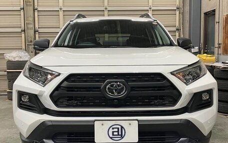 Toyota RAV4, 2025 год, 4 700 000 рублей, 3 фотография