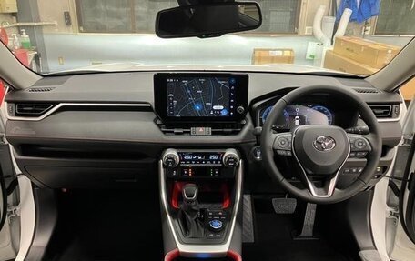 Toyota RAV4, 2025 год, 4 700 000 рублей, 10 фотография