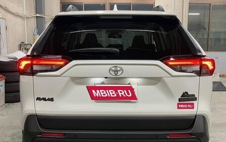 Toyota RAV4, 2025 год, 4 700 000 рублей, 4 фотография