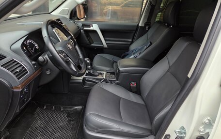 Toyota Land Cruiser Prado 150 рестайлинг 2, 2021 год, 6 700 000 рублей, 8 фотография