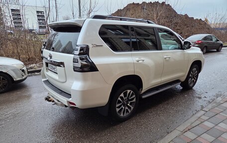 Toyota Land Cruiser Prado 150 рестайлинг 2, 2021 год, 6 700 000 рублей, 5 фотография