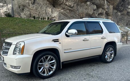 Cadillac Escalade III, 2012 год, 2 750 000 рублей, 2 фотография