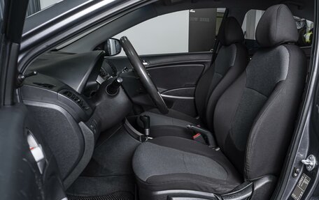 Hyundai Solaris II рестайлинг, 2011 год, 999 000 рублей, 10 фотография