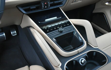 Porsche Cayenne III, 2025 год, 24 500 000 рублей, 23 фотография