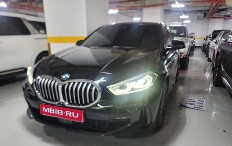 BMW 1 серия, 2021 год, 2 350 000 рублей, 1 фотография