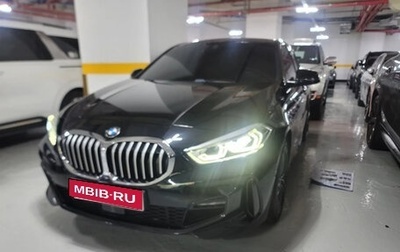 BMW 1 серия, 2021 год, 2 350 000 рублей, 1 фотография