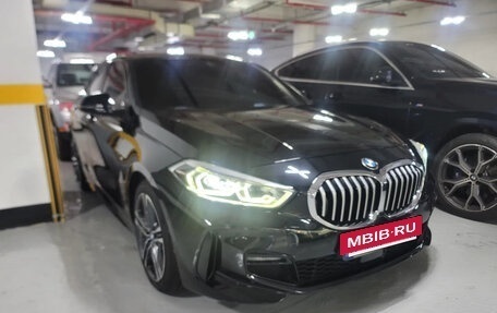 BMW 1 серия, 2021 год, 2 350 000 рублей, 2 фотография