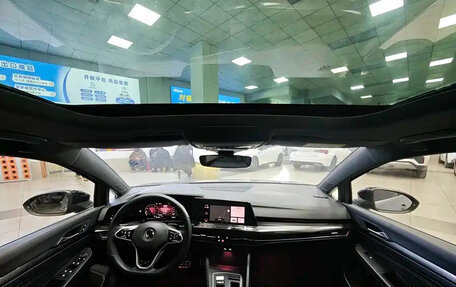 Volkswagen Golf VIII, 2021 год, 1 310 000 рублей, 13 фотография