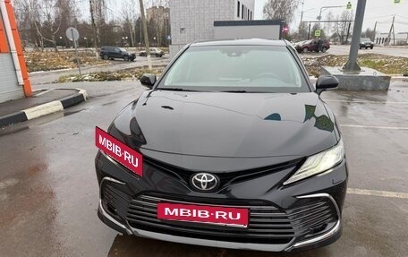 Toyota Camry, 2021 год, 3 000 000 рублей, 2 фотография