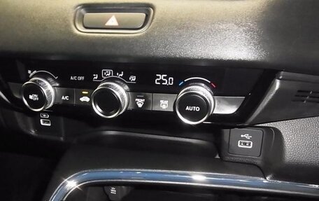 Honda Vezel, 2022 год, 1 850 000 рублей, 17 фотография