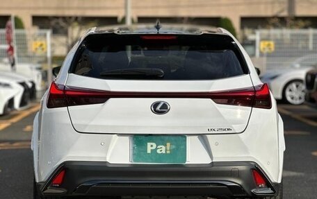 Lexus UX I, 2022 год, 2 150 000 рублей, 9 фотография