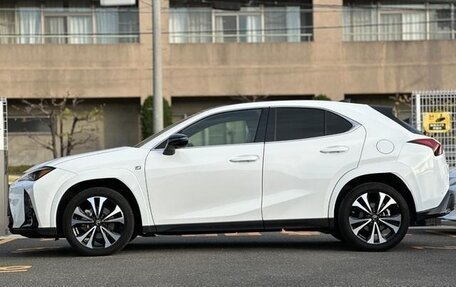 Lexus UX I, 2022 год, 2 150 000 рублей, 11 фотография