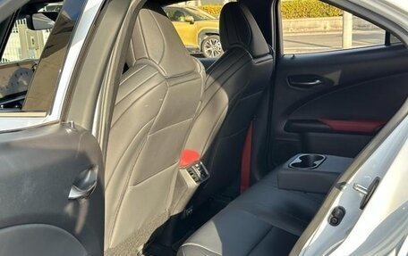 Lexus UX I, 2022 год, 2 150 000 рублей, 30 фотография