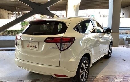 Honda Vezel, 2018 год, 1 360 000 рублей, 7 фотография