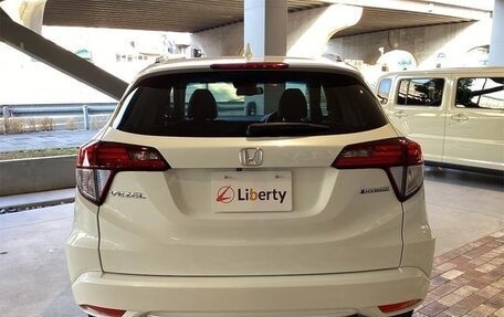 Honda Vezel, 2018 год, 1 360 000 рублей, 6 фотография