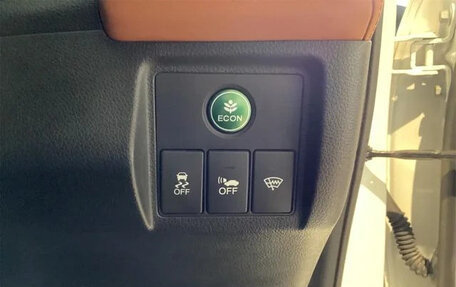 Honda Vezel, 2018 год, 1 360 000 рублей, 11 фотография