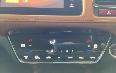 Honda Vezel, 2018 год, 1 360 000 рублей, 9 фотография