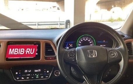 Honda Vezel, 2018 год, 1 360 000 рублей, 13 фотография