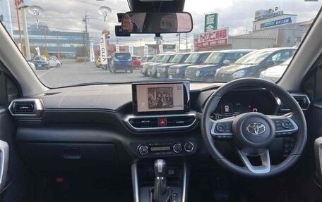 Toyota Raize I, 2022 год, 1 360 000 рублей, 10 фотография