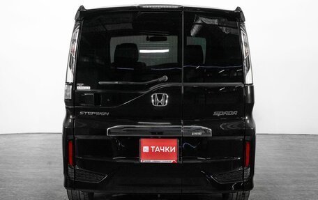 Honda Stepwgn IV, 2019 год, 2 425 000 рублей, 4 фотография
