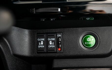 Honda Stepwgn IV, 2019 год, 2 425 000 рублей, 14 фотография