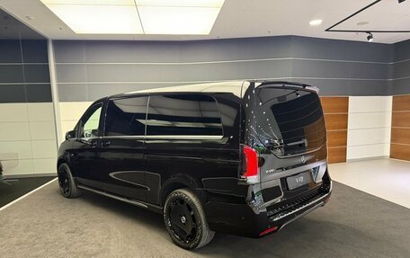 Mercedes-Benz V-Класс, 2024 год, 33 000 000 рублей, 2 фотография