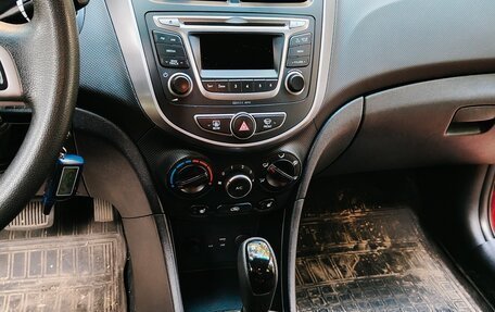 Hyundai Solaris II рестайлинг, 2015 год, 690 000 рублей, 18 фотография