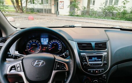 Hyundai Solaris II рестайлинг, 2015 год, 690 000 рублей, 20 фотография