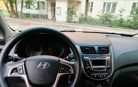 Hyundai Solaris II рестайлинг, 2015 год, 690 000 рублей, 19 фотография