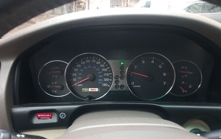 Toyota Land Cruiser 100 рестайлинг 2, 2004 год, 1 650 000 рублей, 2 фотография