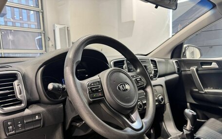 KIA Sportage IV рестайлинг, 2017 год, 1 350 000 рублей, 11 фотография