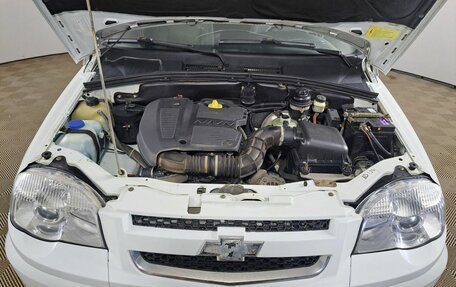 Chevrolet Niva I рестайлинг, 2016 год, 665 000 рублей, 9 фотография