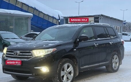 Toyota Highlander III, 2012 год, 1 590 000 рублей, 1 фотография