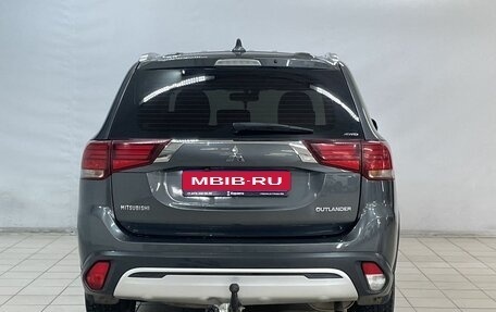 Mitsubishi Outlander III рестайлинг 3, 2017 год, 1 950 000 рублей, 6 фотография