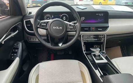 KIA Seltos I, 2023 год, 1 900 000 рублей, 10 фотография