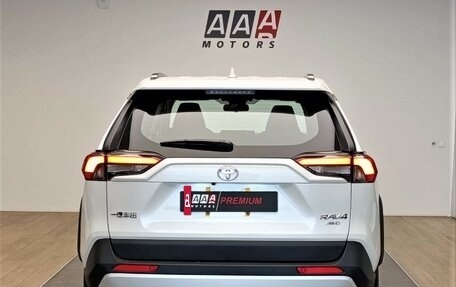 Toyota RAV4, 2025 год, 4 290 000 рублей, 5 фотография