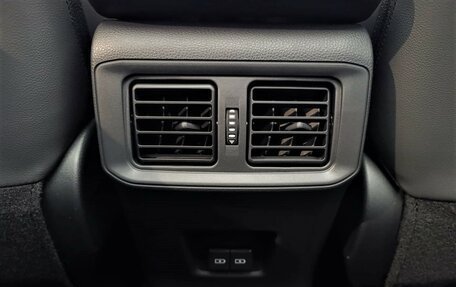 Toyota RAV4, 2025 год, 4 290 000 рублей, 17 фотография