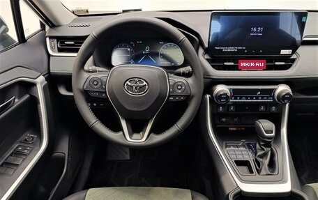 Toyota RAV4, 2025 год, 4 290 000 рублей, 11 фотография