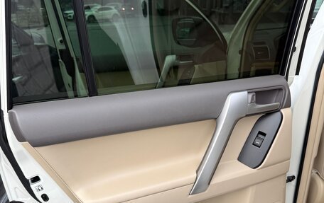 Toyota Land Cruiser Prado 150 рестайлинг 2, 2018 год, 5 950 000 рублей, 10 фотография