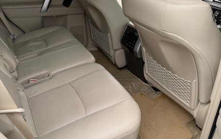 Toyota Land Cruiser Prado 150 рестайлинг 2, 2018 год, 5 950 000 рублей, 8 фотография